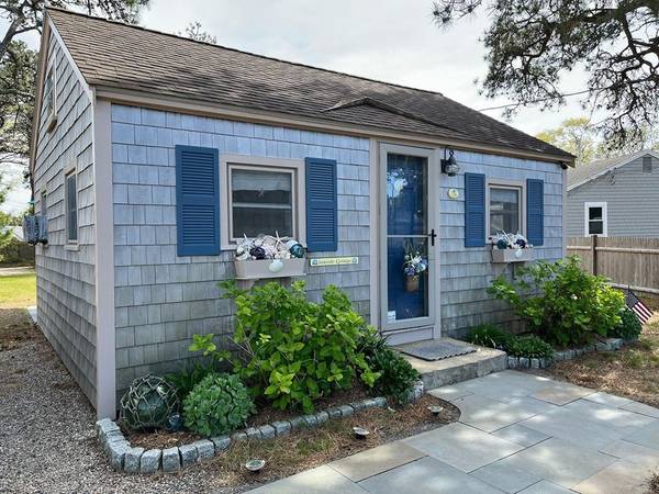 109 Lower County Rd, Dennis, MA 02639