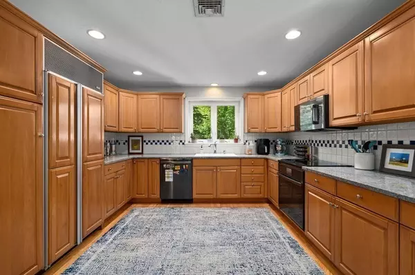 Cohasset, MA 02025,51 Red Fox Ln