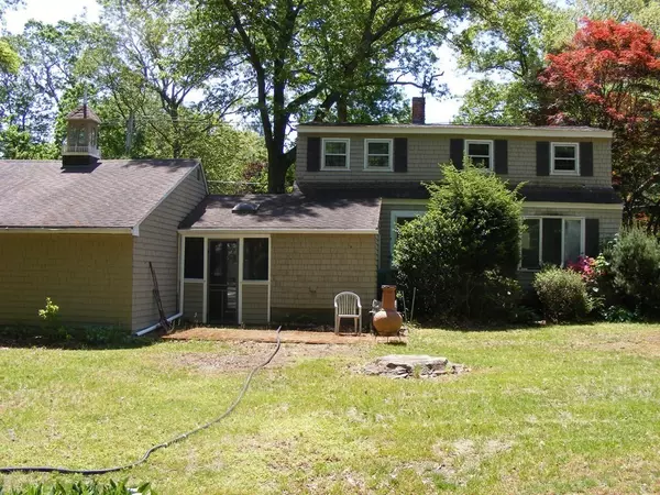 Hanson, MA 02341,586 Whitman St