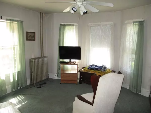Abington, MA 02351,27 Platt St