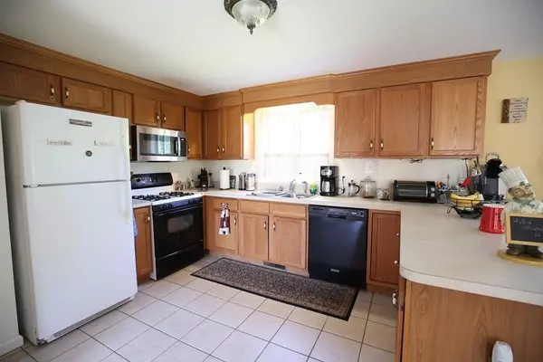 Wareham, MA 02571,5 Emma Ln