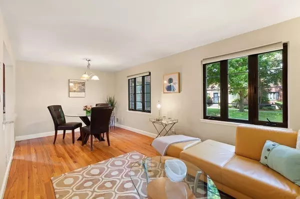Watertown, MA 02472,33 Pierce Rd #33