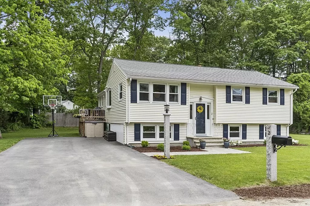 Westford, MA 01886,2 Cypress Road