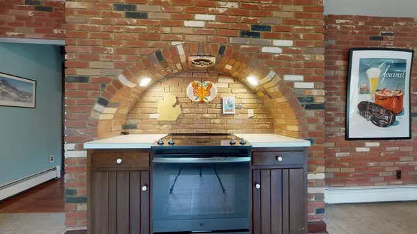 Dennis, MA 02641,33 Wampanoag Trail