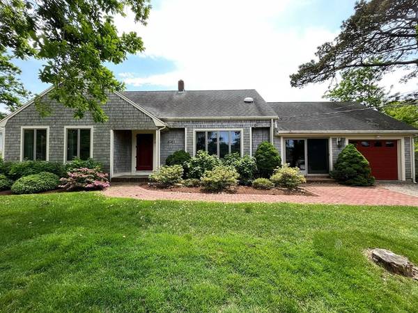 33 Wampanoag Trail, Dennis, MA 02641