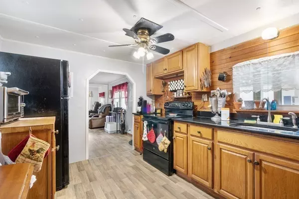 Charlton, MA 01507,376 Worcester Road #8