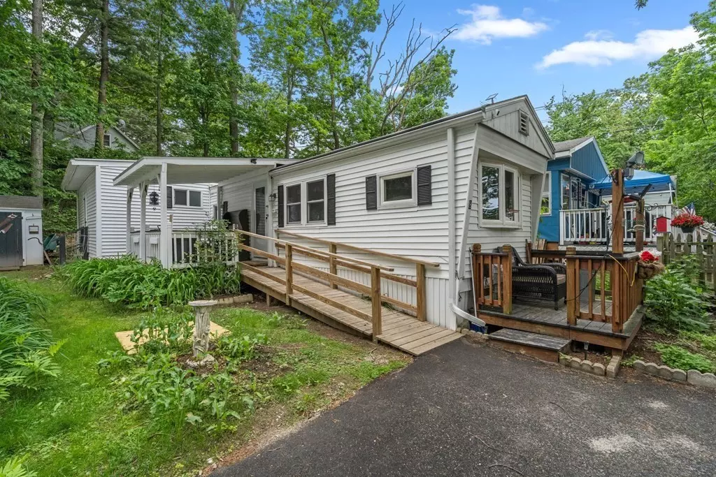 Charlton, MA 01507,376 Worcester Road #8