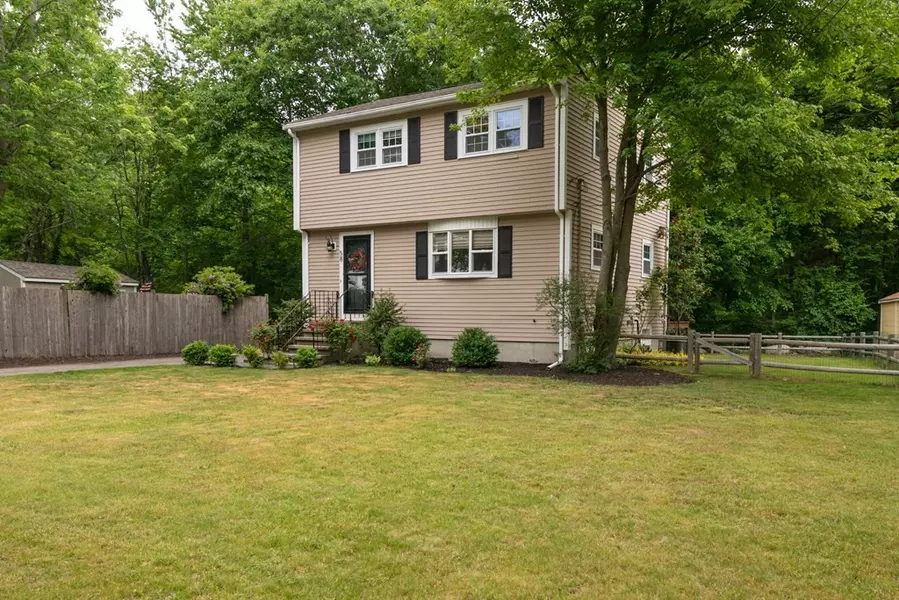 58 N Shore Rd, Holbrook, MA 02343