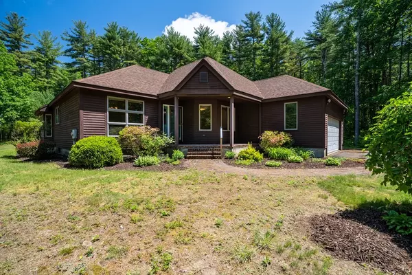 195 N Valley Rd, Pelham, MA 01002