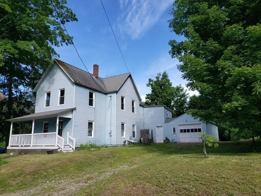 Huntington, MA 01050,4 Pine St