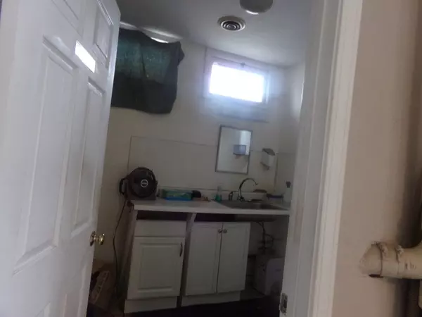 Dennis, MA 02638,331 Main