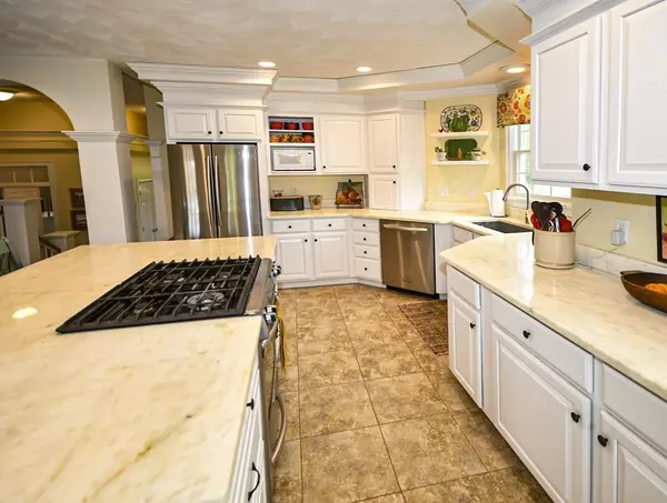 Salisbury, MA 01952,19 Elmwood Street