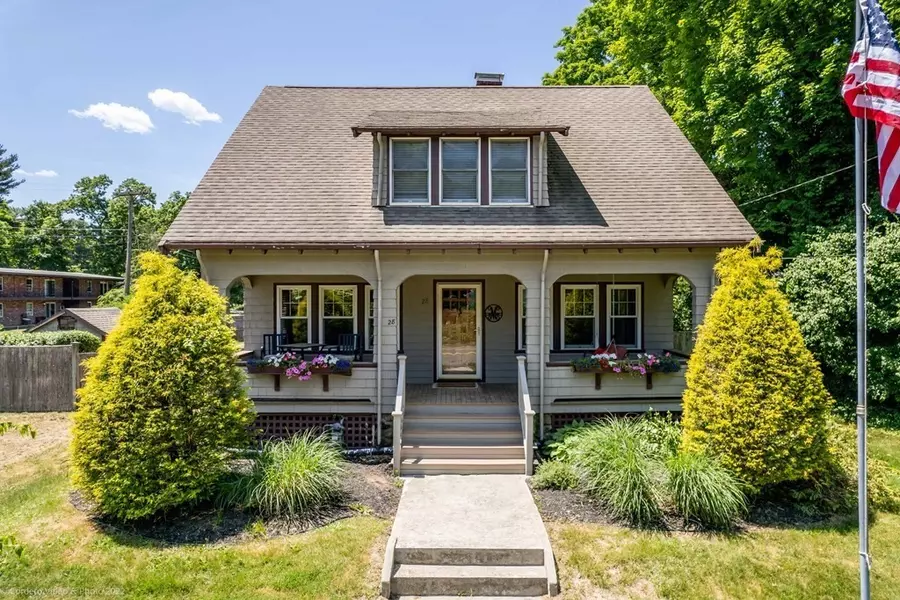 28 Mansfield Ave, Norton, MA 02766