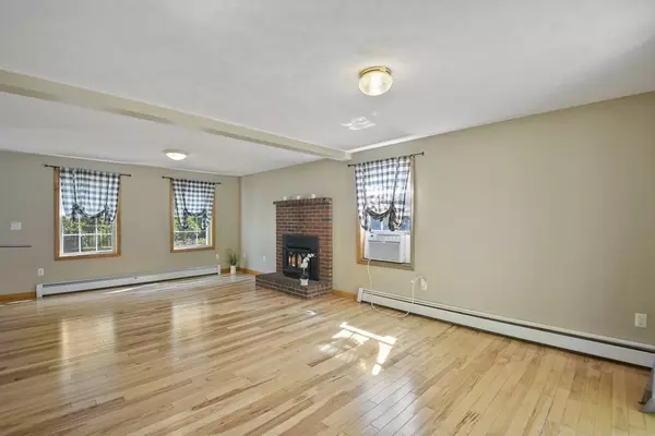 Hubbardston, MA 01452,28 New Westminster Road