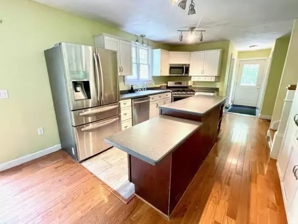 Halifax, MA 02338,218 Thompson St