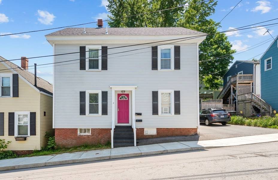 2 Boardman St #1, Amesbury, MA 01913