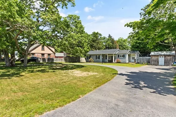 Bourne, MA 02532,32 Buzzards Bay Ave