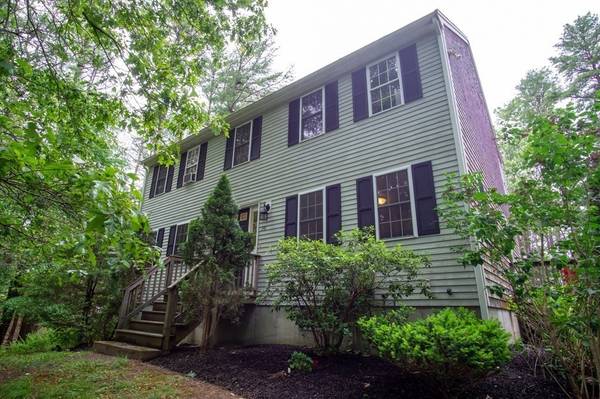 341 Braley Hill Rd, Rochester, MA 02770