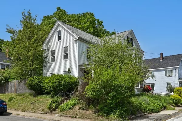 Amesbury, MA 01913,23 Whitehall