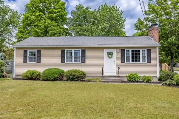 41 Heald St, Pepperell, MA 01463