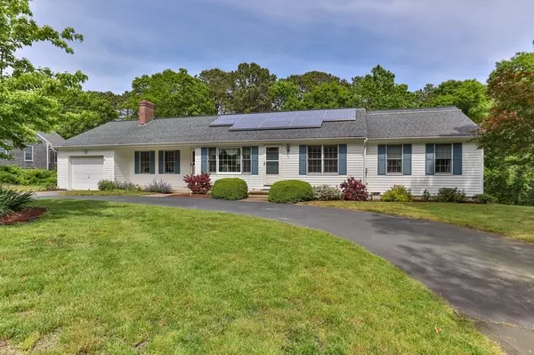 9 Woodcrest Ln, Yarmouth, MA 02673