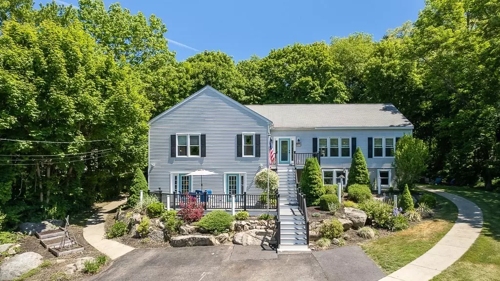 2 Goose Cove Lane, Gloucester, MA 01930