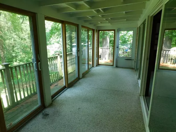 Hamilton, MA 01982,11 Postgate Rd