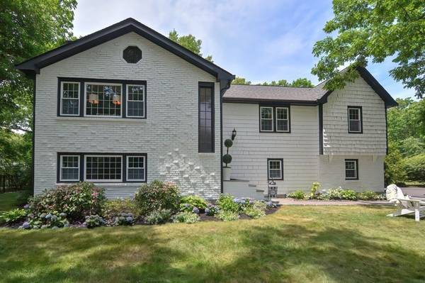 6 Partridge Rd, Medfield, MA 02052