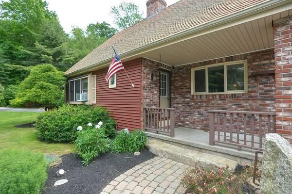 Upton, MA 01568,138 Warren St