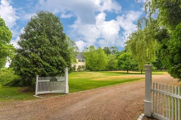 Hamilton, MA 01982,3 Longmeadow Way