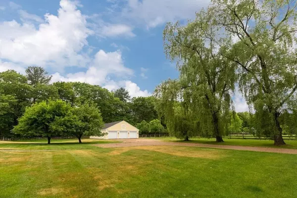 Hamilton, MA 01982,3 Longmeadow Way