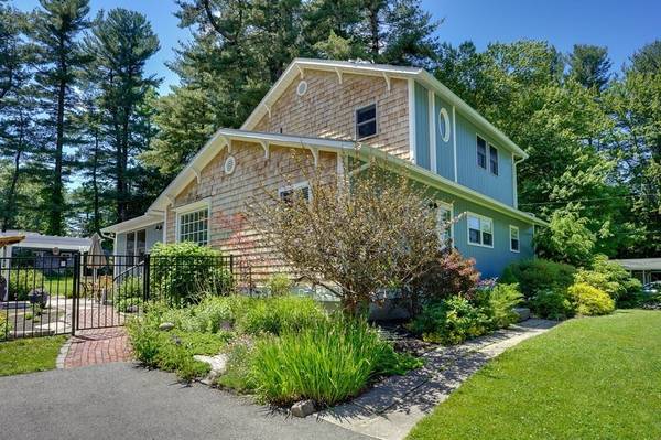 42 Fernbrook Rd, Northborough, MA 01532