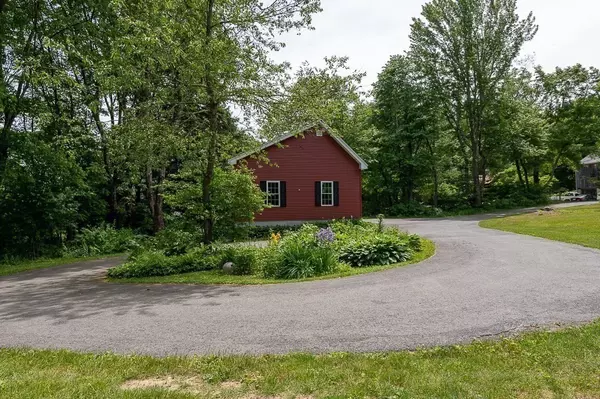 Upton, MA 01568,57 Ridge