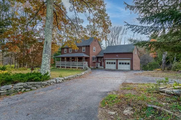 83 Hayden Pond Rd, Dudley, MA 01571