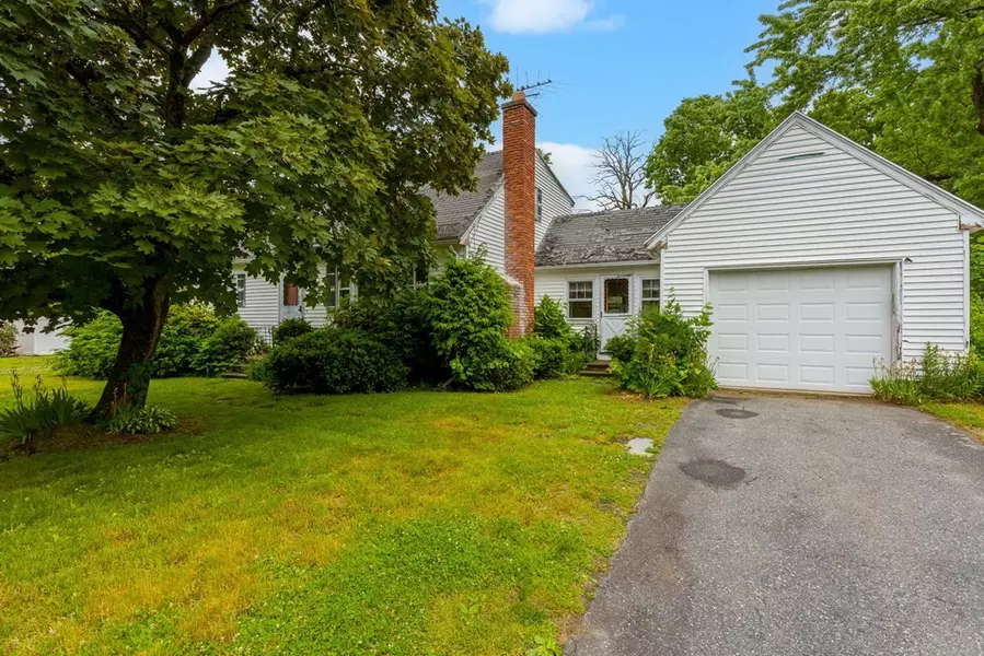 5 Huron Dr, Hudson, MA 01749