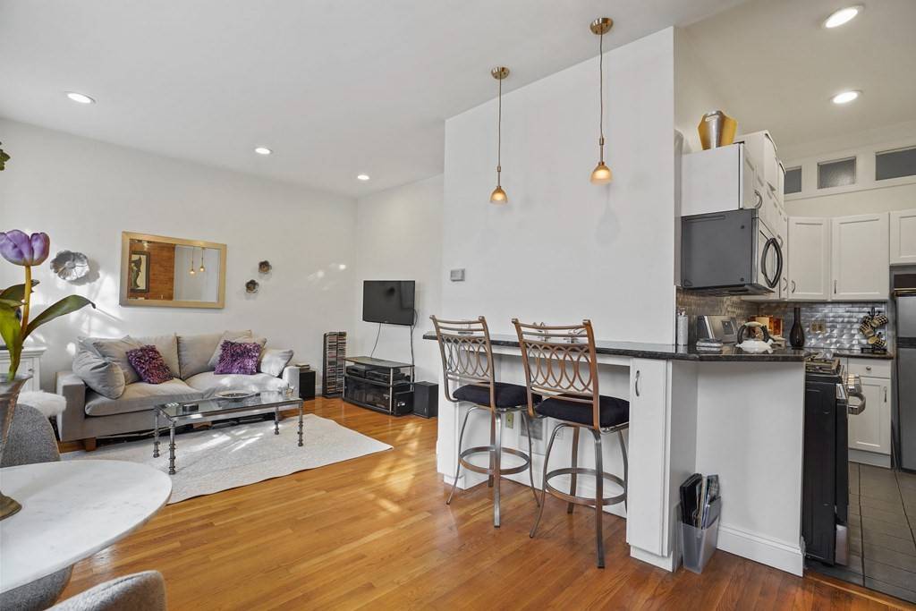 Boston, MA 02118,464 Shawmut Ave #2