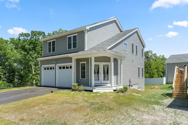 Uxbridge, MA 01569,140 Crownshield Ave #140