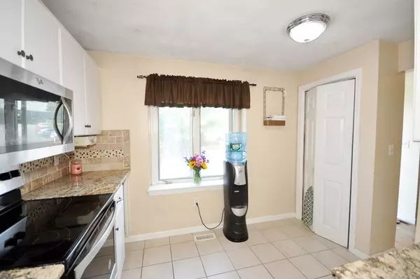 Maynard, MA 01754,3 Oak Ridge Dr #3