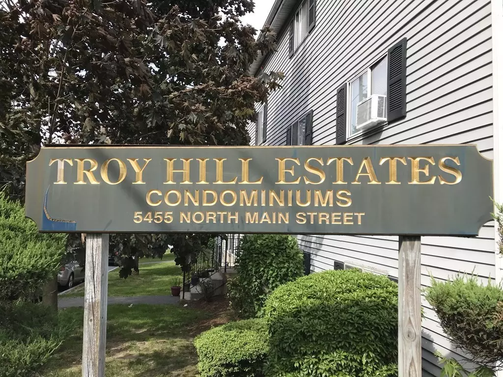 Fall River, MA 02720,5455 North Main St #4B