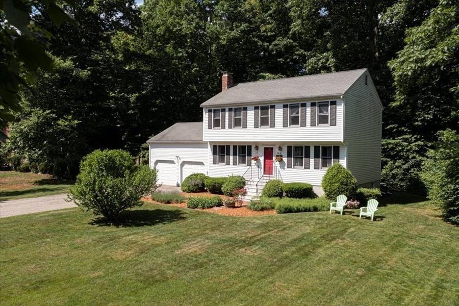 32 Westcott Rd, Hopedale, MA 01747