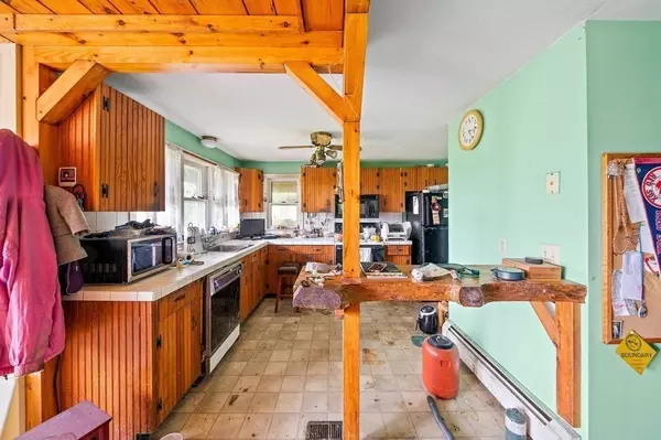 Lakeville, MA 02324,8 Galfre Rd