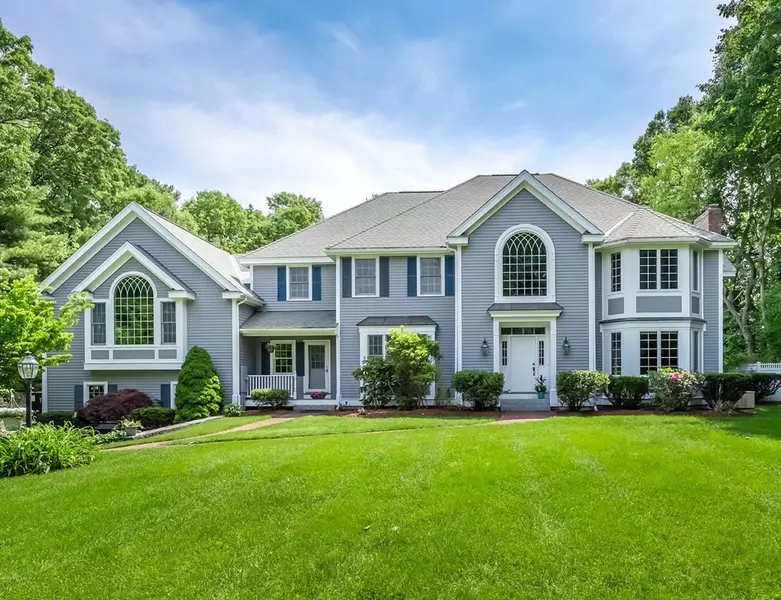 8 Farnham Cir, Andover, MA 01810