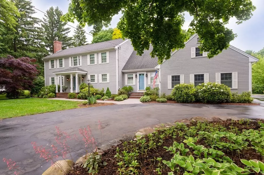 176 Walnut Street, Lynnfield, MA 01940