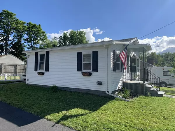 Monson, MA 01057,13A Oak Street