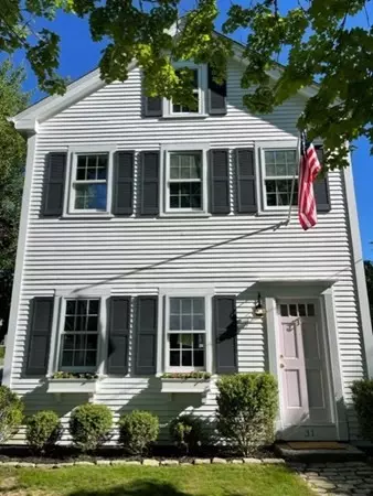 31 Church St, Mattapoisett, MA 02739