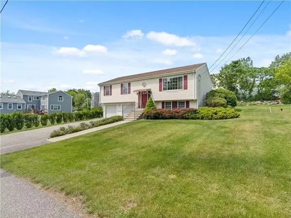 1 Abilio Drive, Bristol, RI 02809