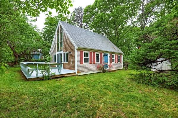 12 Captain Teach Rd, Sandwich, MA 02537