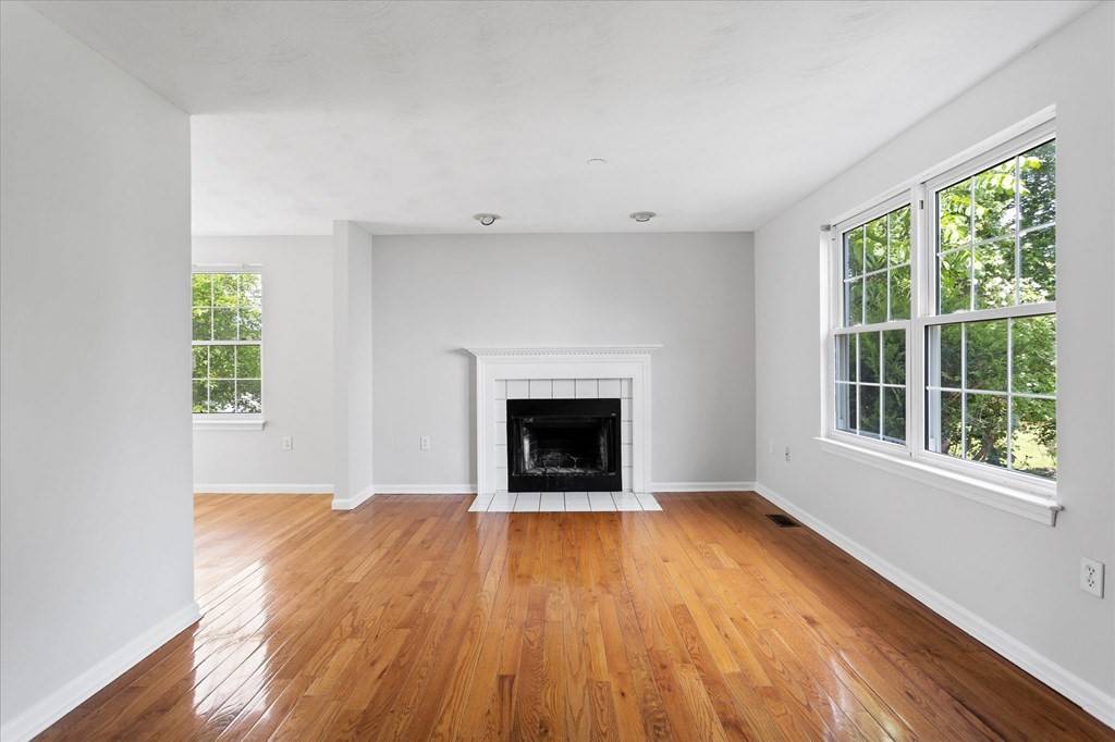 North Andover, MA 01845,2 Nadine Ln