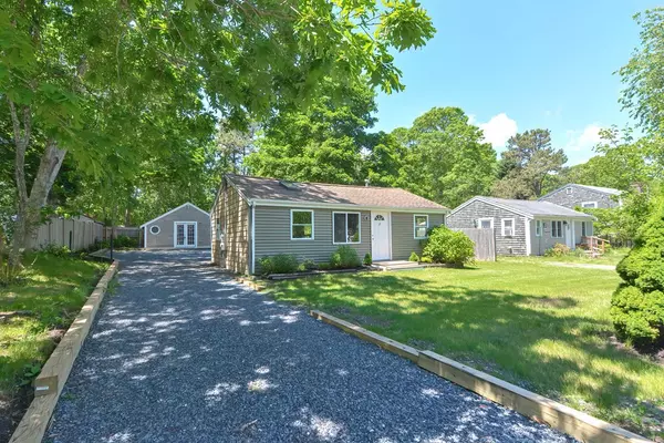 7 Circuit Rd W, Yarmouth, MA 02673