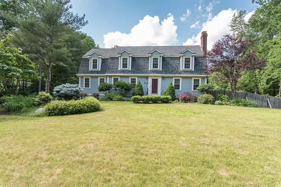 75 Carriage House Ln, Wrentham, MA 02093